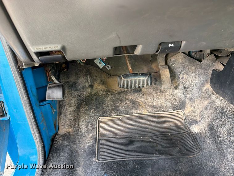 image for item FI2045 2004 Ford Ranger pickup truck