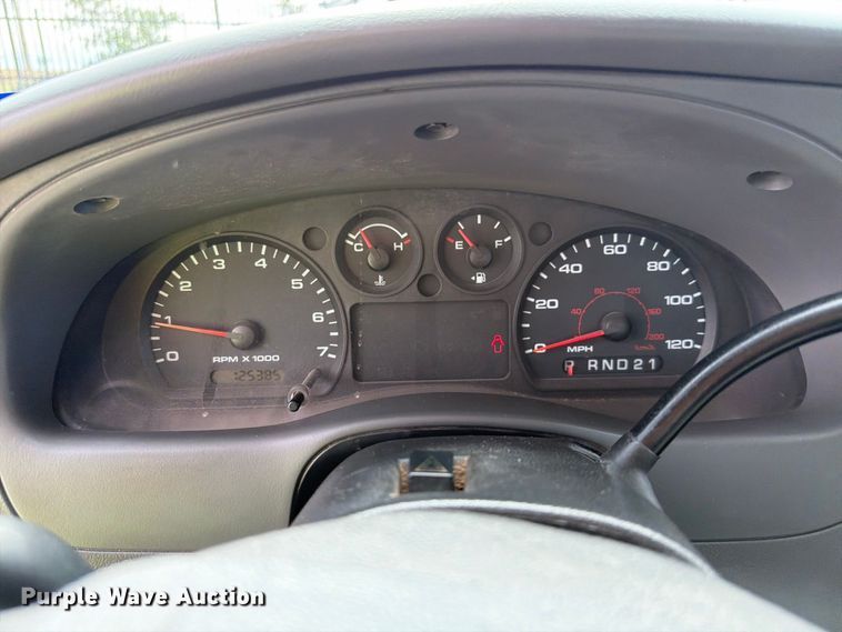 image for item FI2045 2004 Ford Ranger pickup truck