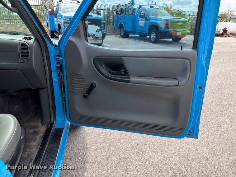 image for item FI2045 2004 Ford Ranger pickup truck