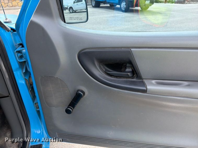 image for item FI2045 2004 Ford Ranger pickup truck