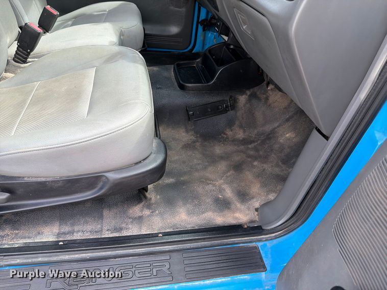 image for item FI2045 2004 Ford Ranger pickup truck