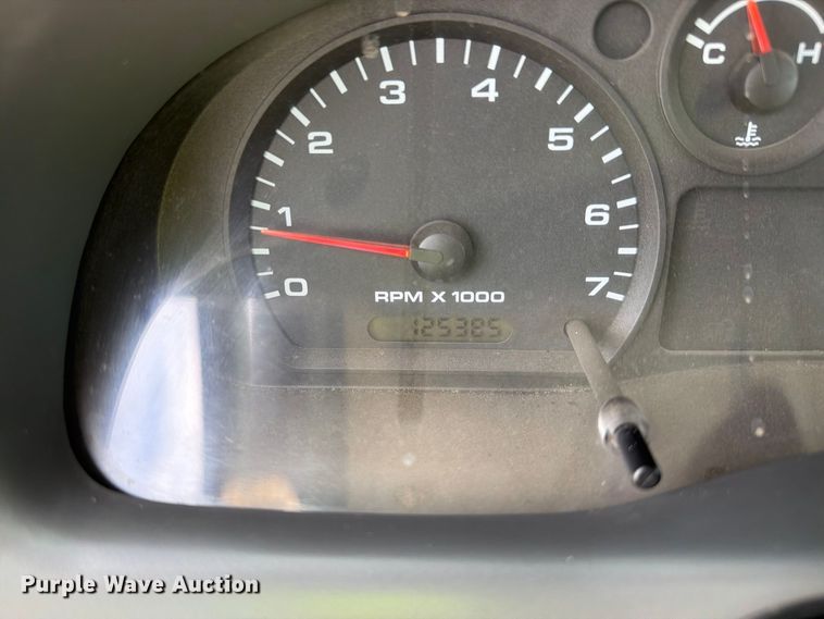 image for item FI2045 2004 Ford Ranger pickup truck