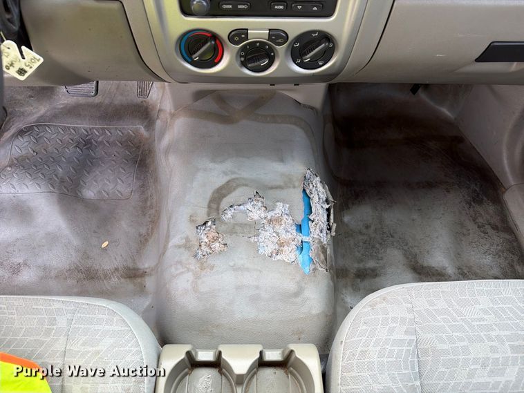 image for item FI2048 2007 Chevrolet Colorado pickup truck