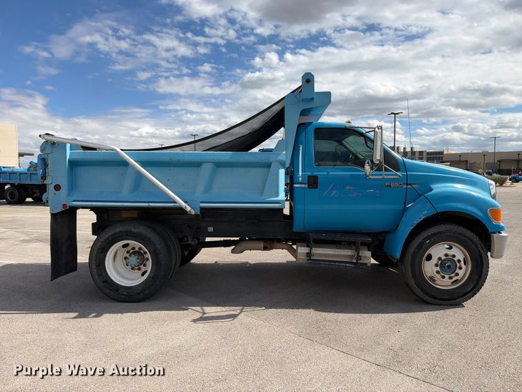 image for item FI2049 2008 Ford F-650 XL dump truck