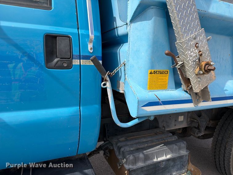 image for item FI2049 2008 Ford F-650 XL dump truck