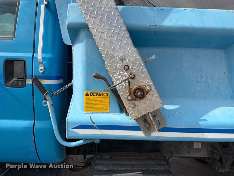 image for item FI2049 2008 Ford F-650 XL dump truck