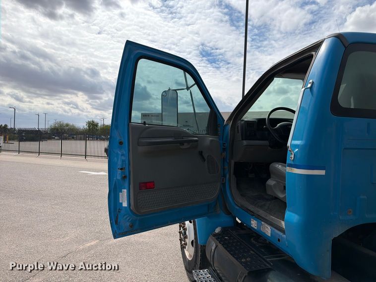 image for item FI2049 2008 Ford F-650 XL dump truck