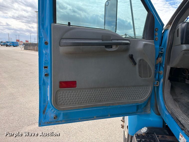 image for item FI2049 2008 Ford F-650 XL dump truck
