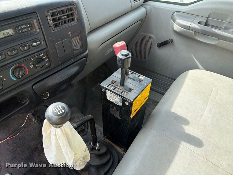 image for item FI2049 2008 Ford F-650 XL dump truck