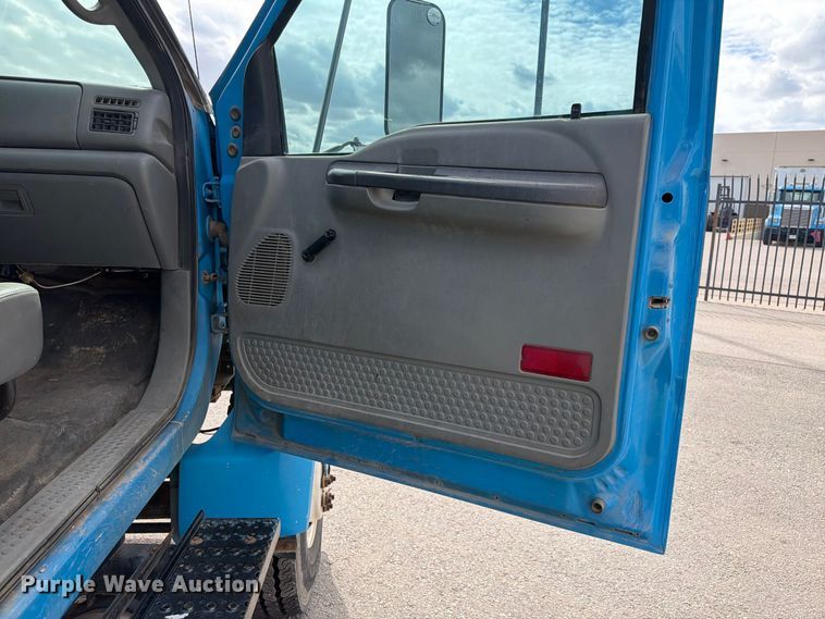 image for item FI2049 2008 Ford F-650 XL dump truck