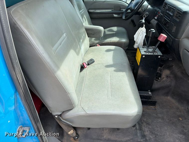 image for item FI2049 2008 Ford F-650 XL dump truck