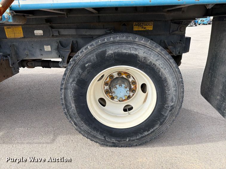 image for item FI2049 2008 Ford F-650 XL dump truck