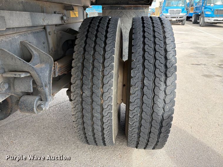 image for item FI2049 2008 Ford F-650 XL dump truck