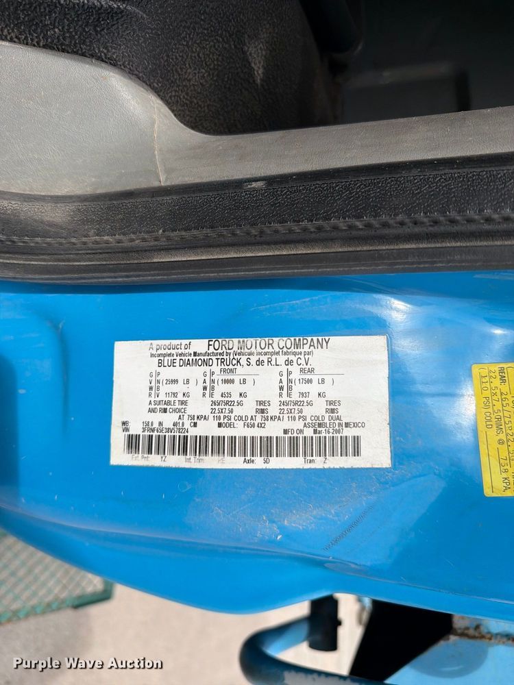 image for item FI2049 2008 Ford F-650 XL dump truck