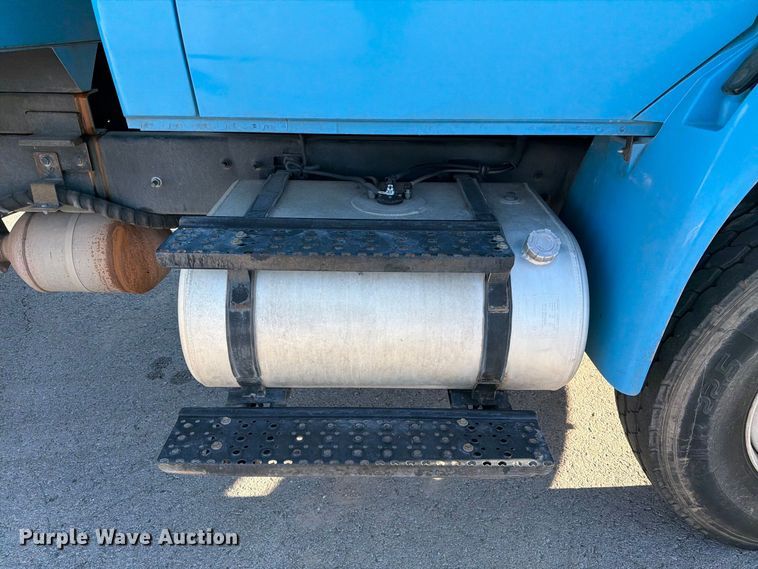 image for item FI2050 2013 International DuraStar 4300 dump truck