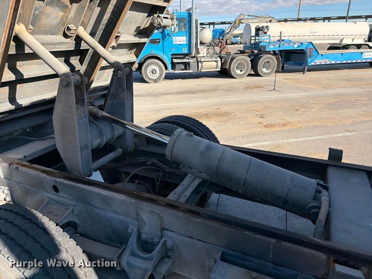 image for item FI2050 2013 International DuraStar 4300 dump truck