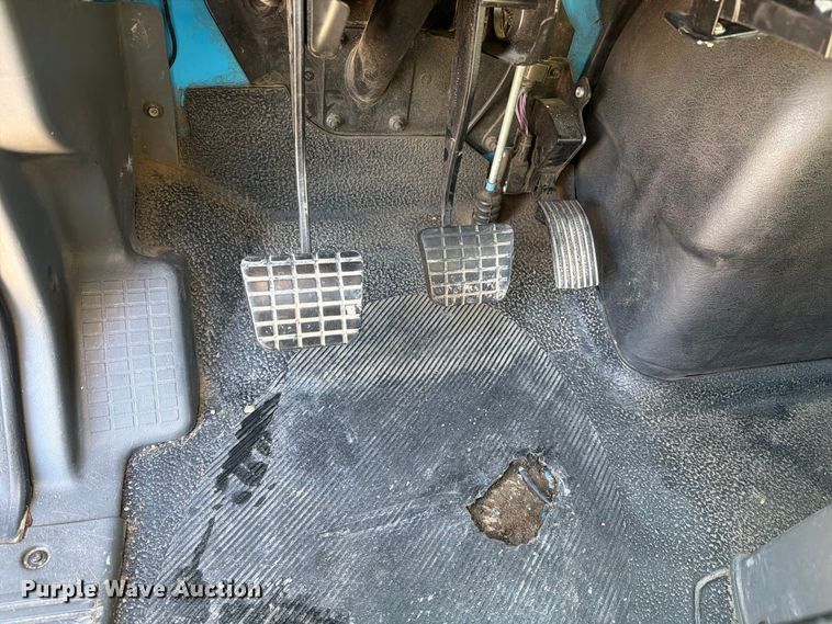 image for item FI2050 2013 International DuraStar 4300 dump truck