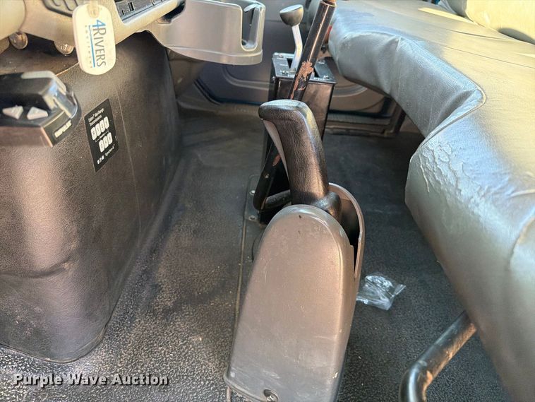 image for item FI2050 2013 International DuraStar 4300 dump truck