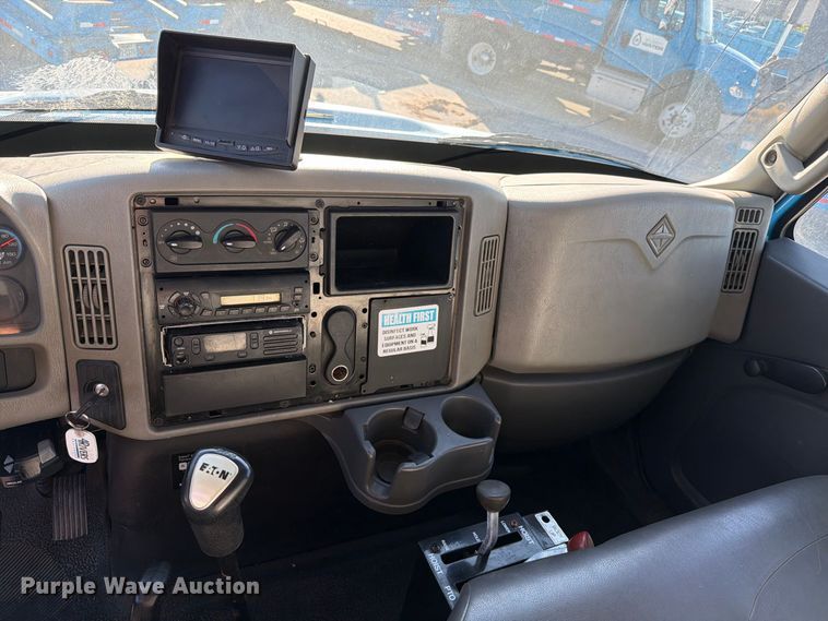 image for item FI2050 2013 International DuraStar 4300 dump truck