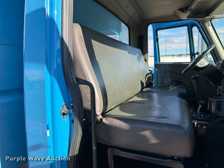 image for item FI2050 2013 International DuraStar 4300 dump truck