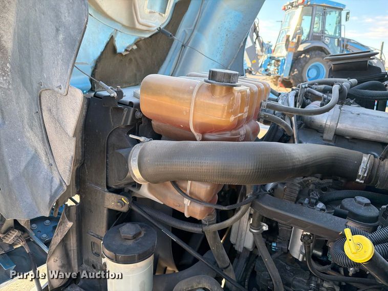 image for item FI2050 2013 International DuraStar 4300 dump truck