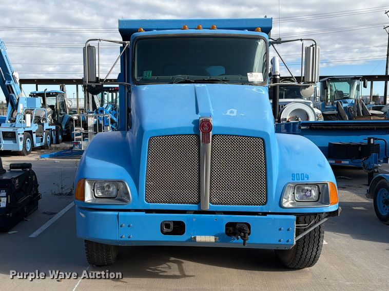 image for item FI2051 2007 Kenworth T300 dump truck