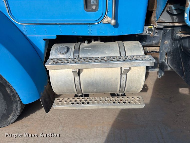 image for item FI2051 2007 Kenworth T300 dump truck