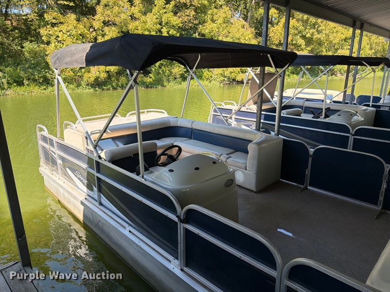 image for item FK3670 2020 PlayCraft  P-2400 pontoon boat