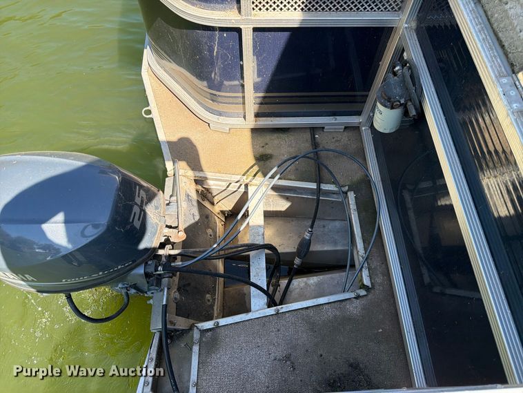 image for item FK3670 2020 PlayCraft  P-2400 pontoon boat