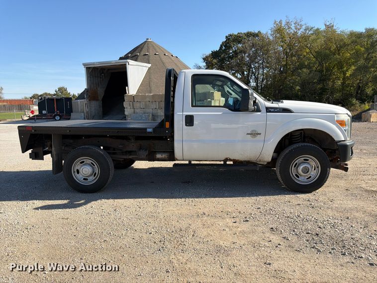 image for item FK3841 2011 Ford F350 Super Duty flatbed pickup truck