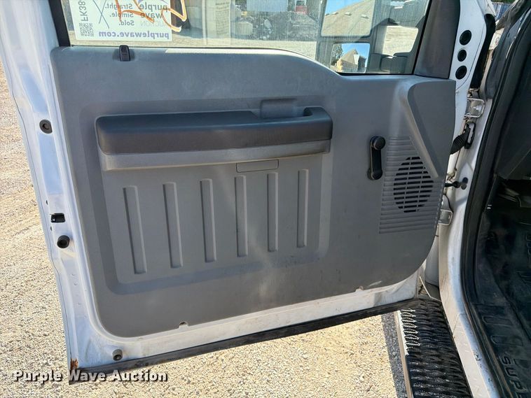 image for item FK3841 2011 Ford F350 Super Duty flatbed pickup truck
