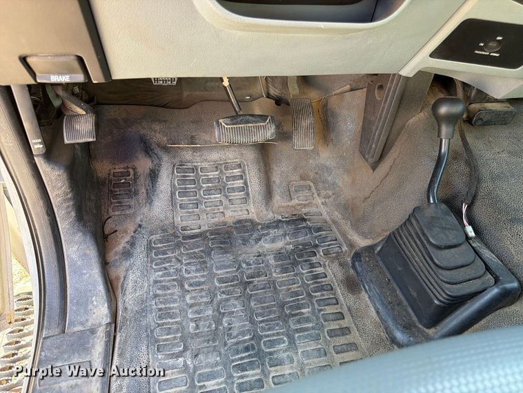 image for item FK3841 2011 Ford F350 Super Duty flatbed pickup truck