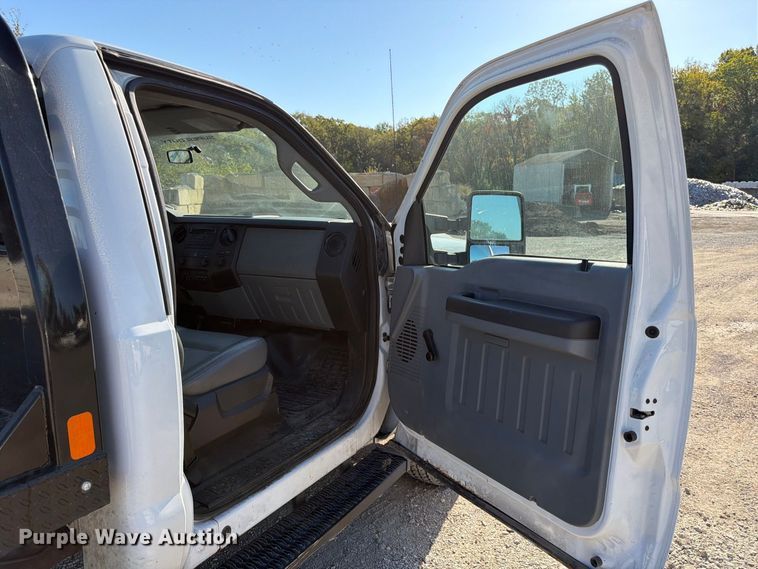 image for item FK3841 2011 Ford F350 Super Duty flatbed pickup truck