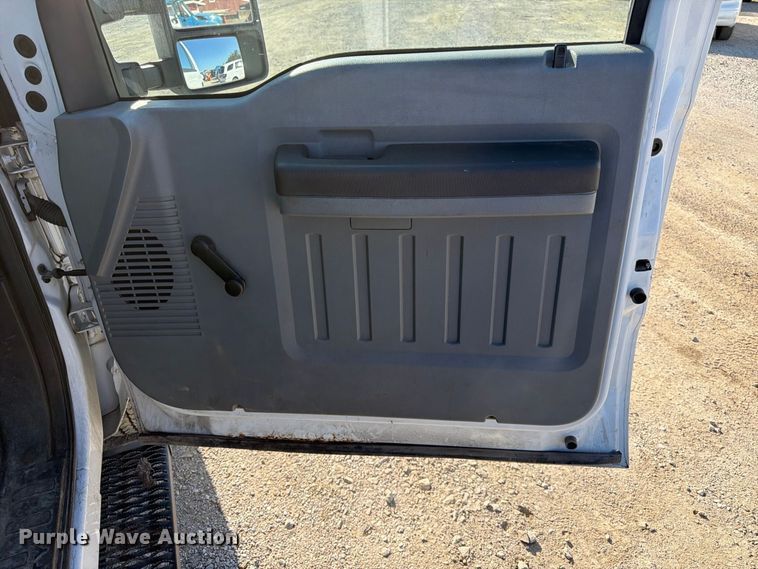 image for item FK3841 2011 Ford F350 Super Duty flatbed pickup truck