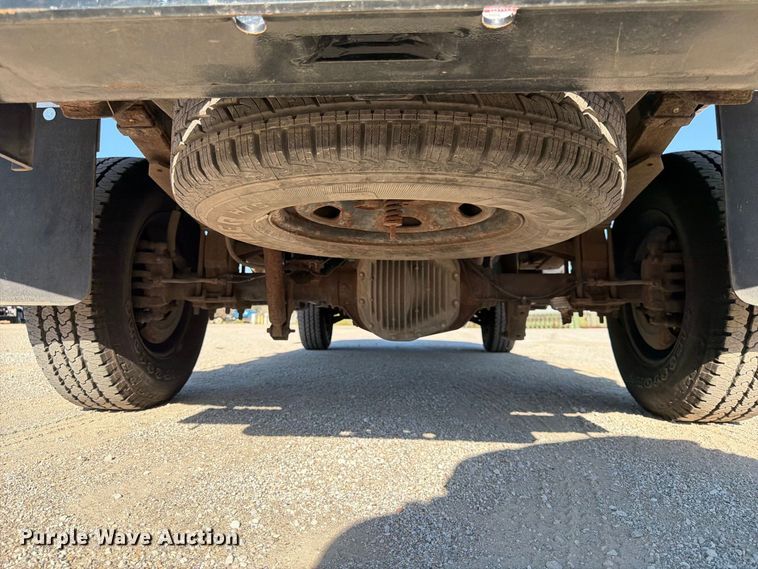 image for item FK3841 2011 Ford F350 Super Duty flatbed pickup truck