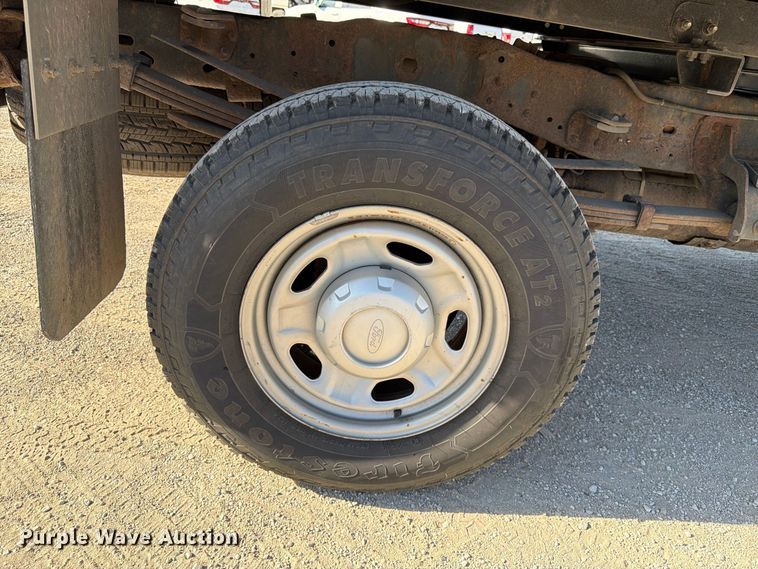 image for item FK3841 2011 Ford F350 Super Duty flatbed pickup truck