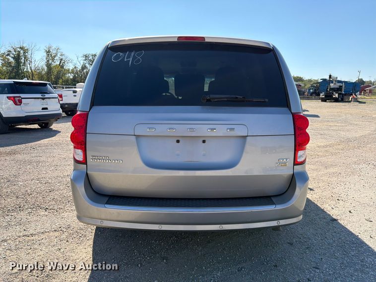 image for item FK3846 2016 Dodge Grand Caravan van