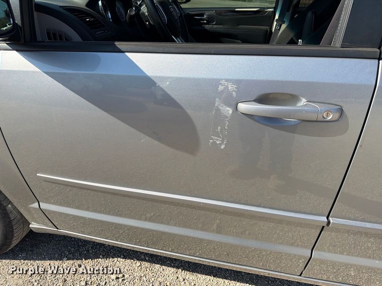 image for item FK3846 2016 Dodge Grand Caravan van