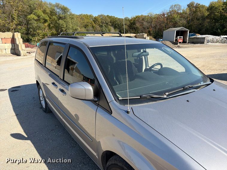 image for item FK3846 2016 Dodge Grand Caravan van