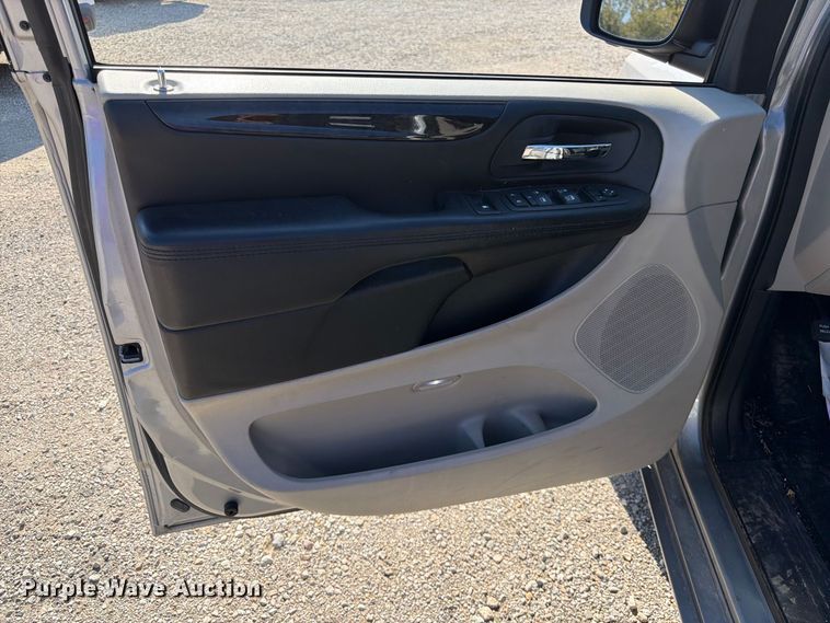 image for item FK3846 2016 Dodge Grand Caravan van