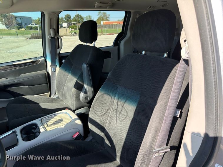 image for item FK3846 2016 Dodge Grand Caravan van