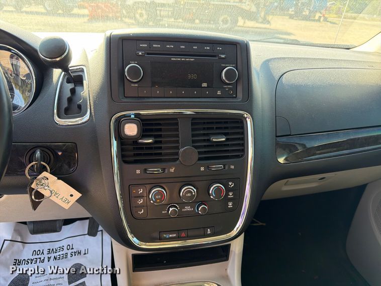 image for item FK3846 2016 Dodge Grand Caravan van