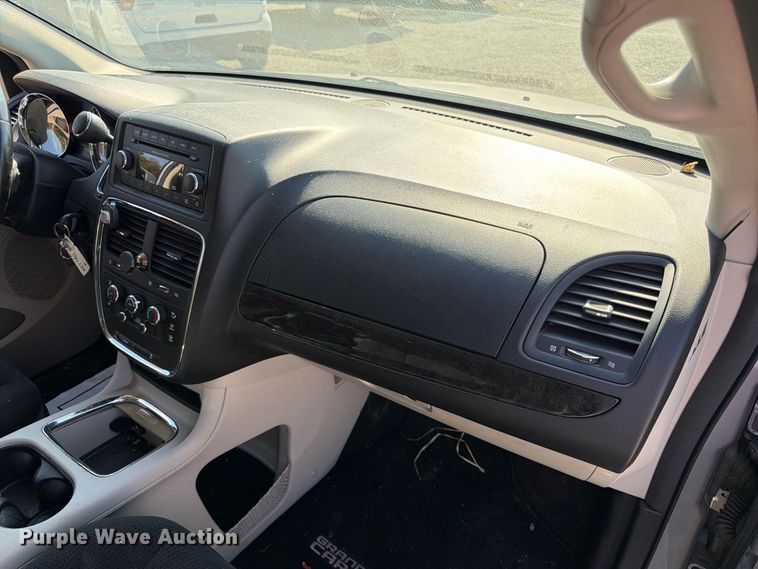 image for item FK3846 2016 Dodge Grand Caravan van
