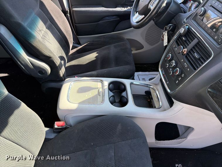image for item FK3846 2016 Dodge Grand Caravan van