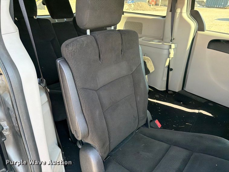 image for item FK3846 2016 Dodge Grand Caravan van