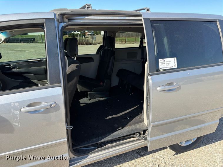 image for item FK3846 2016 Dodge Grand Caravan van