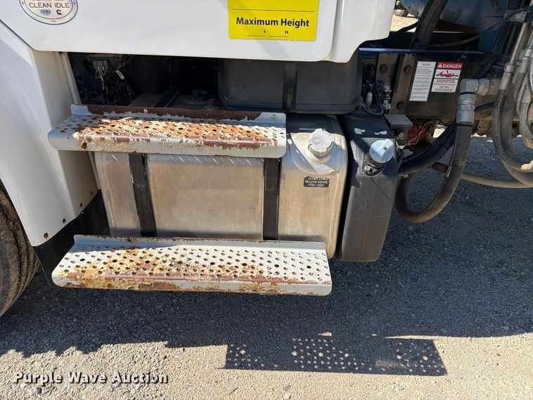 image for item FK3851 2020 Freightliner Business Class M2 refuse truck