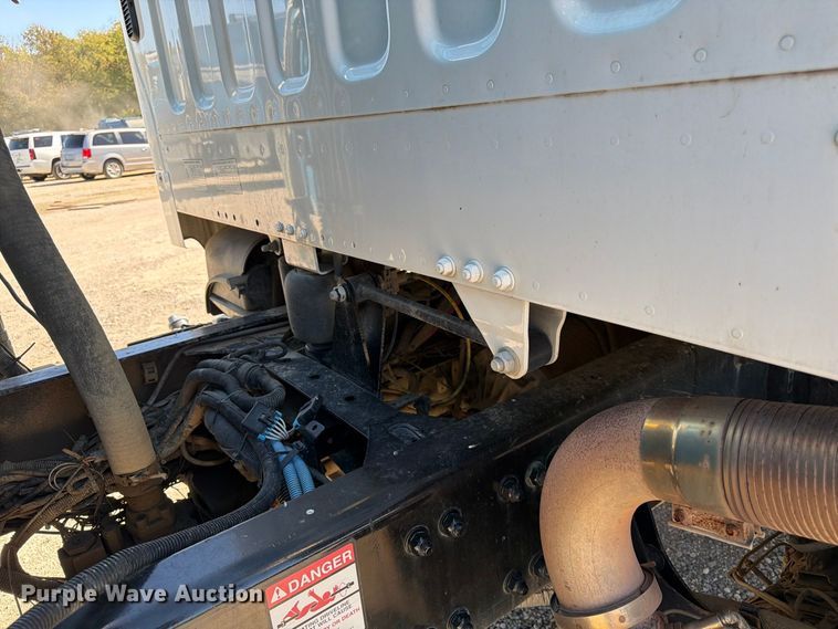 image for item FK3851 2020 Freightliner Business Class M2 refuse truck