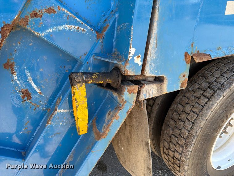 image for item FK3851 2020 Freightliner Business Class M2 refuse truck