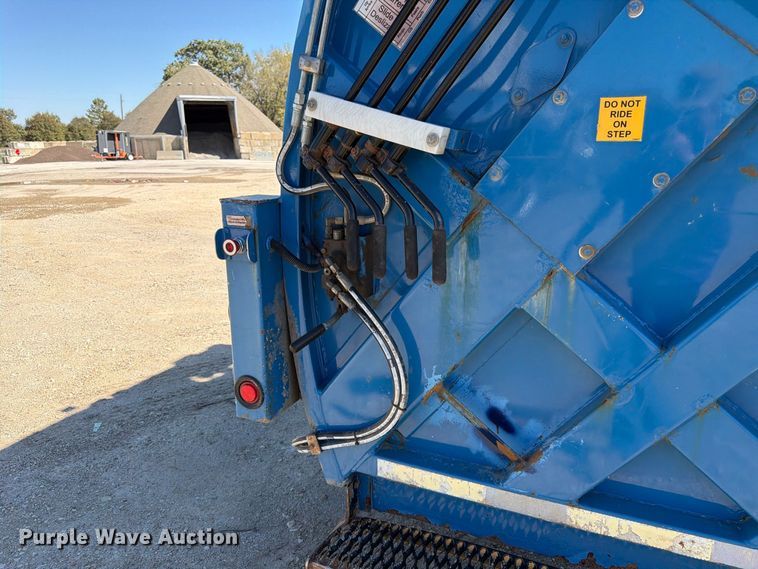 image for item FK3851 2020 Freightliner Business Class M2 refuse truck